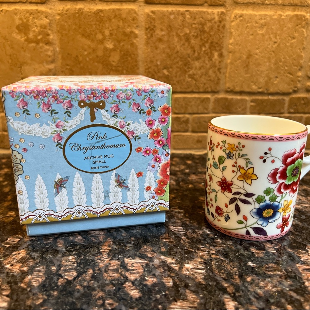 Wedgewood Archive Pink Chrysanthemum Bone China Mug